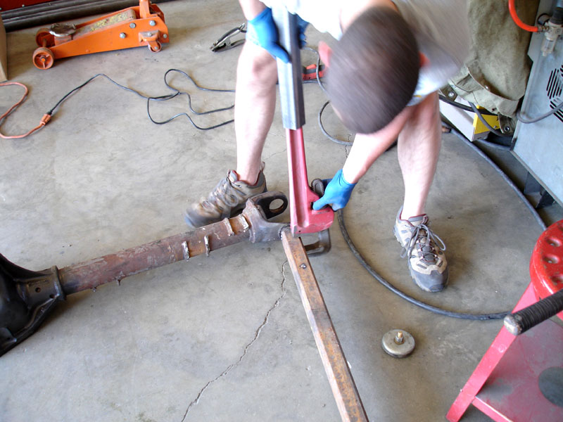 Dana 60 kingpin removal. The easy way. Pirate 4x4